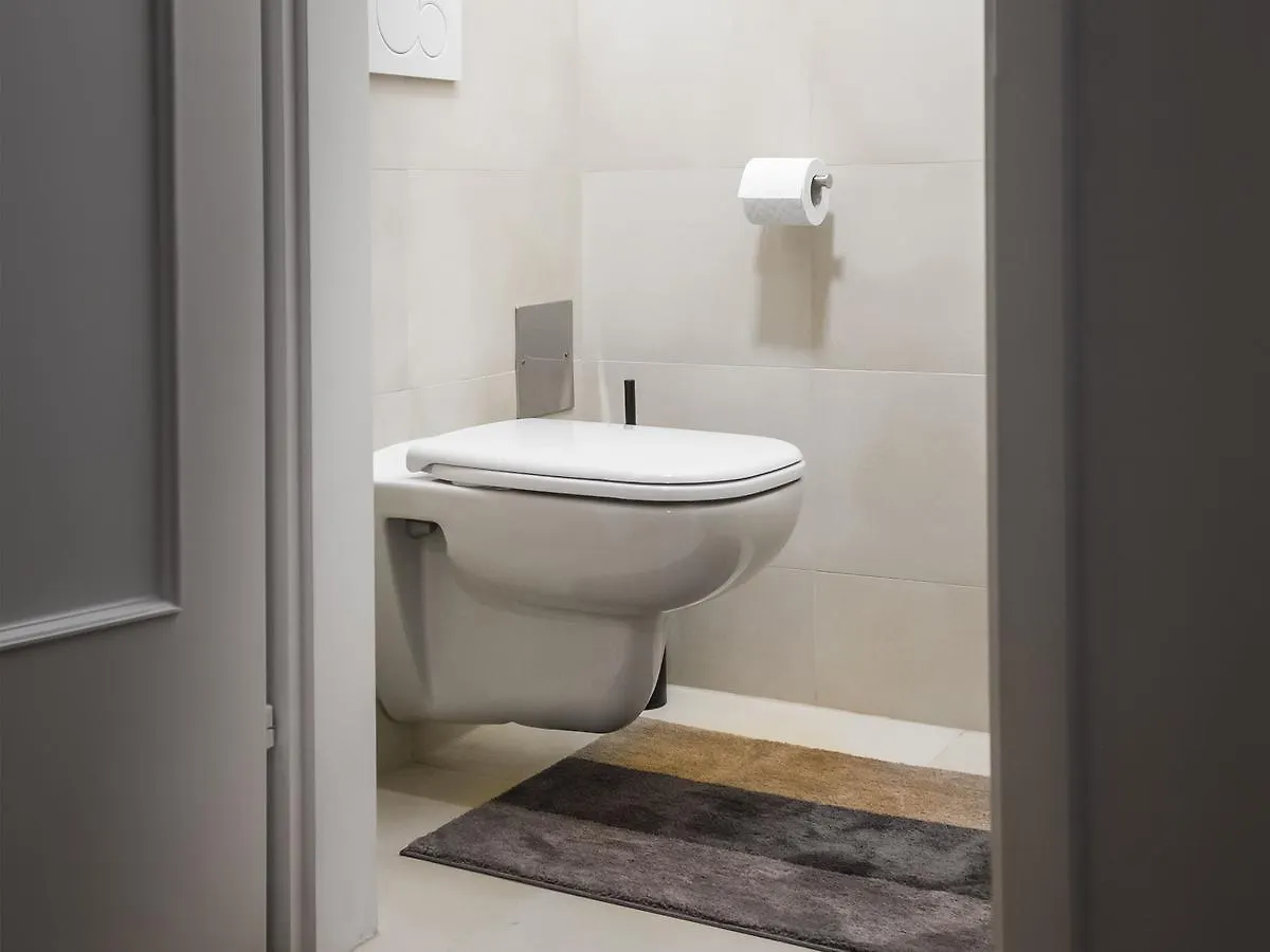 Sky9 Apartments City Center فيينا